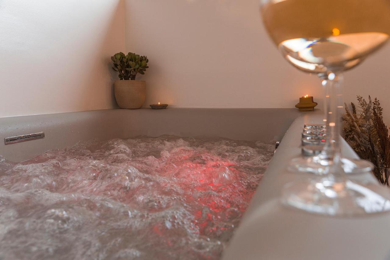 Luxury Apartment With Jacuzzi Close To Acropolis - Living Stone Zircon เอเธนส์ ภายนอก รูปภาพ